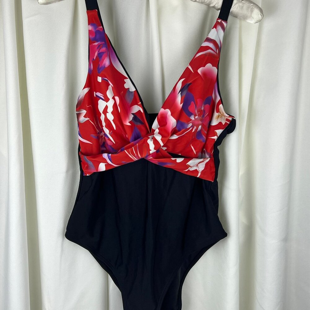 Beachsissi Women's Tank Bathing Suit Medium Tropical Red & Black NWT